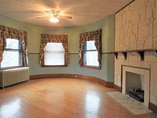 Building Photo - 18 Grand View Ave