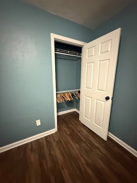 Building Photo - 3213 Mound Dr