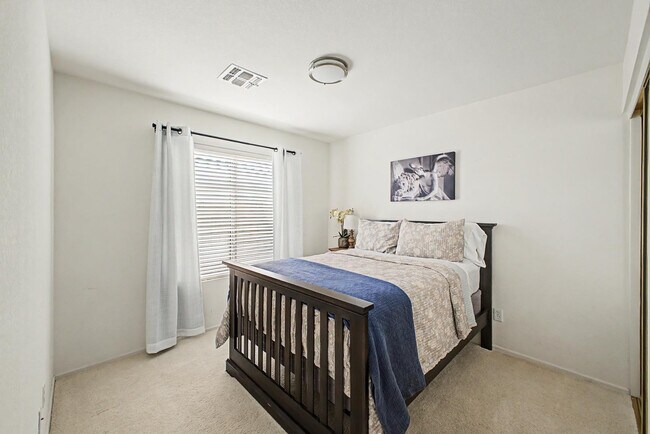 Building Photo - 7464 W Potter Dr