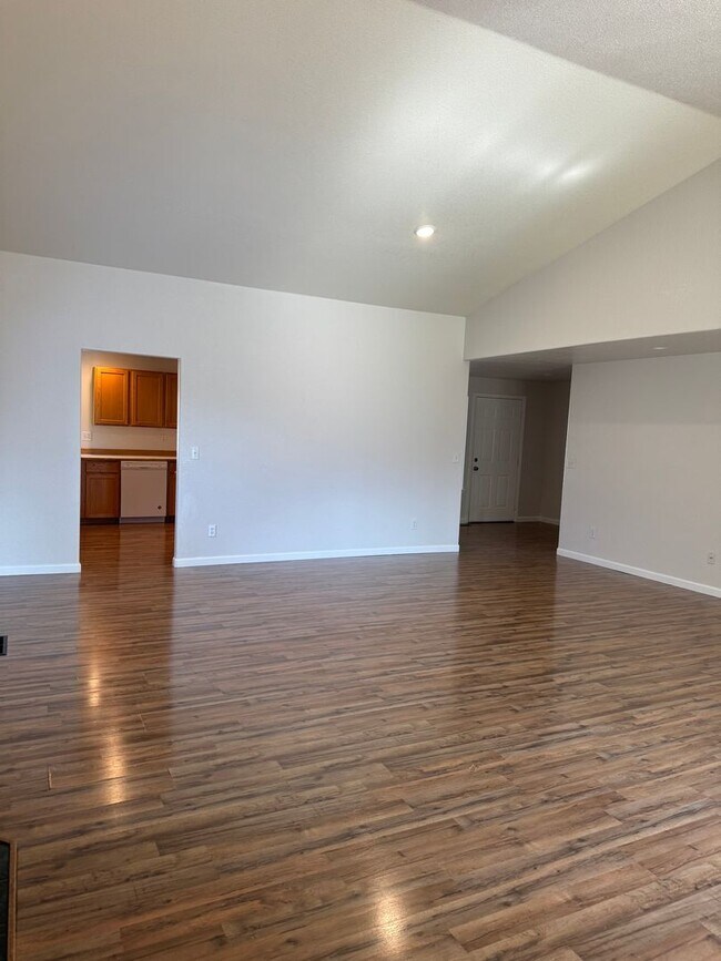 Building Photo - CUTE HOME IN ELKHORN ESTATES
