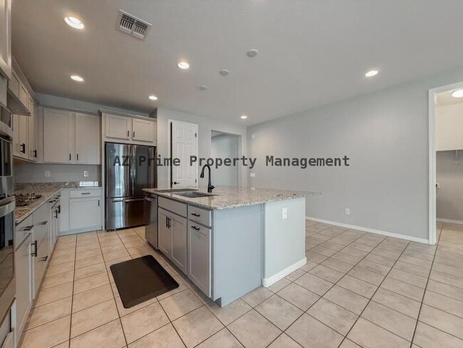 Building Photo - 19757 W Pinchot Dr