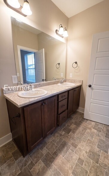 Building Photo - 5860 Cheshire Cove Trail