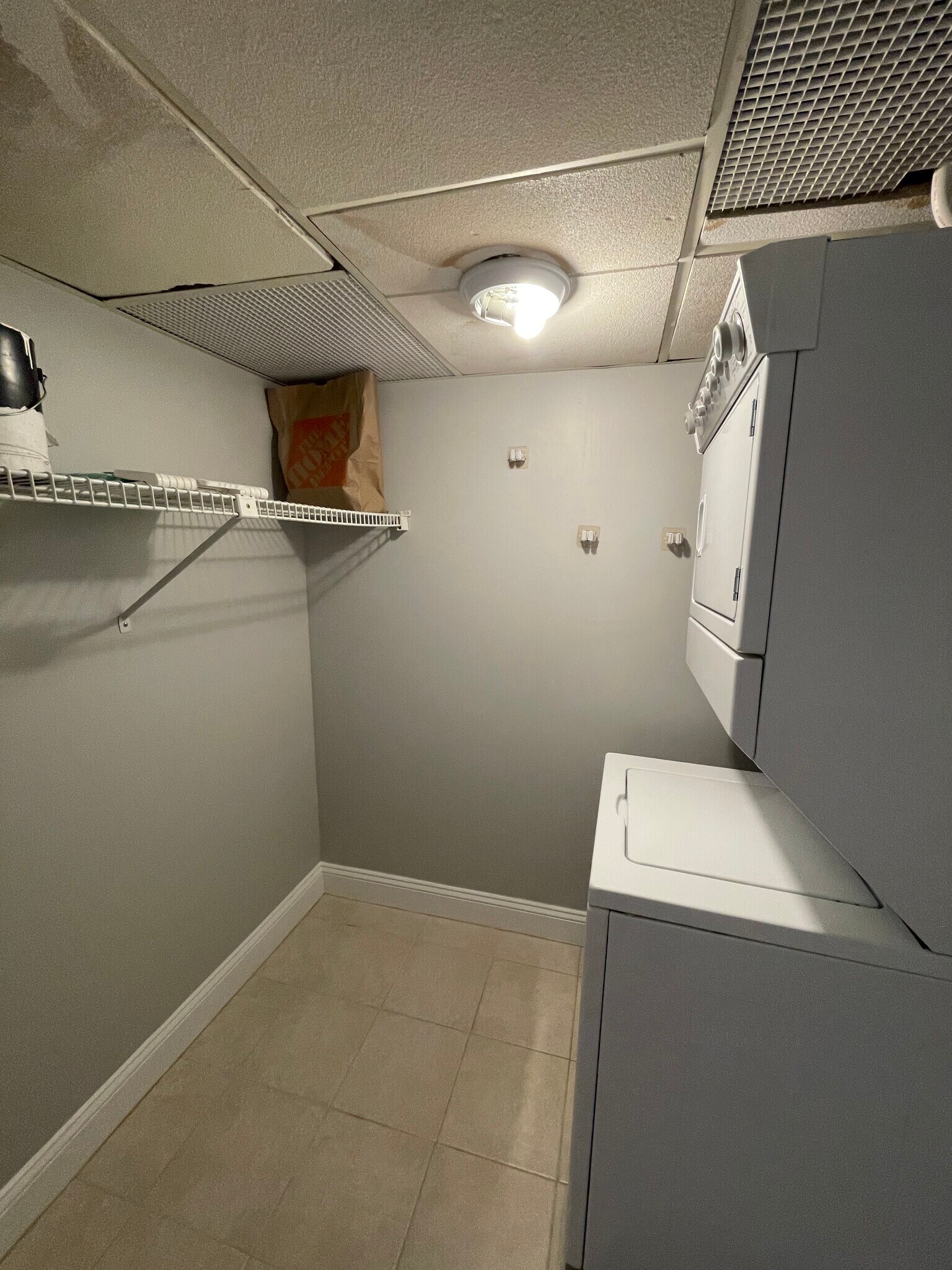 Building Photo - 1850 Beacon St