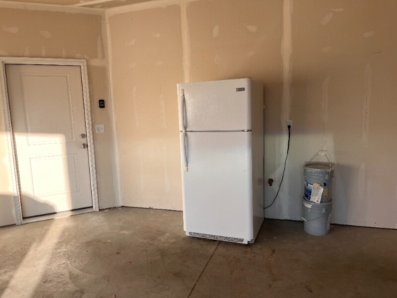 Building Photo - 200 1200 S