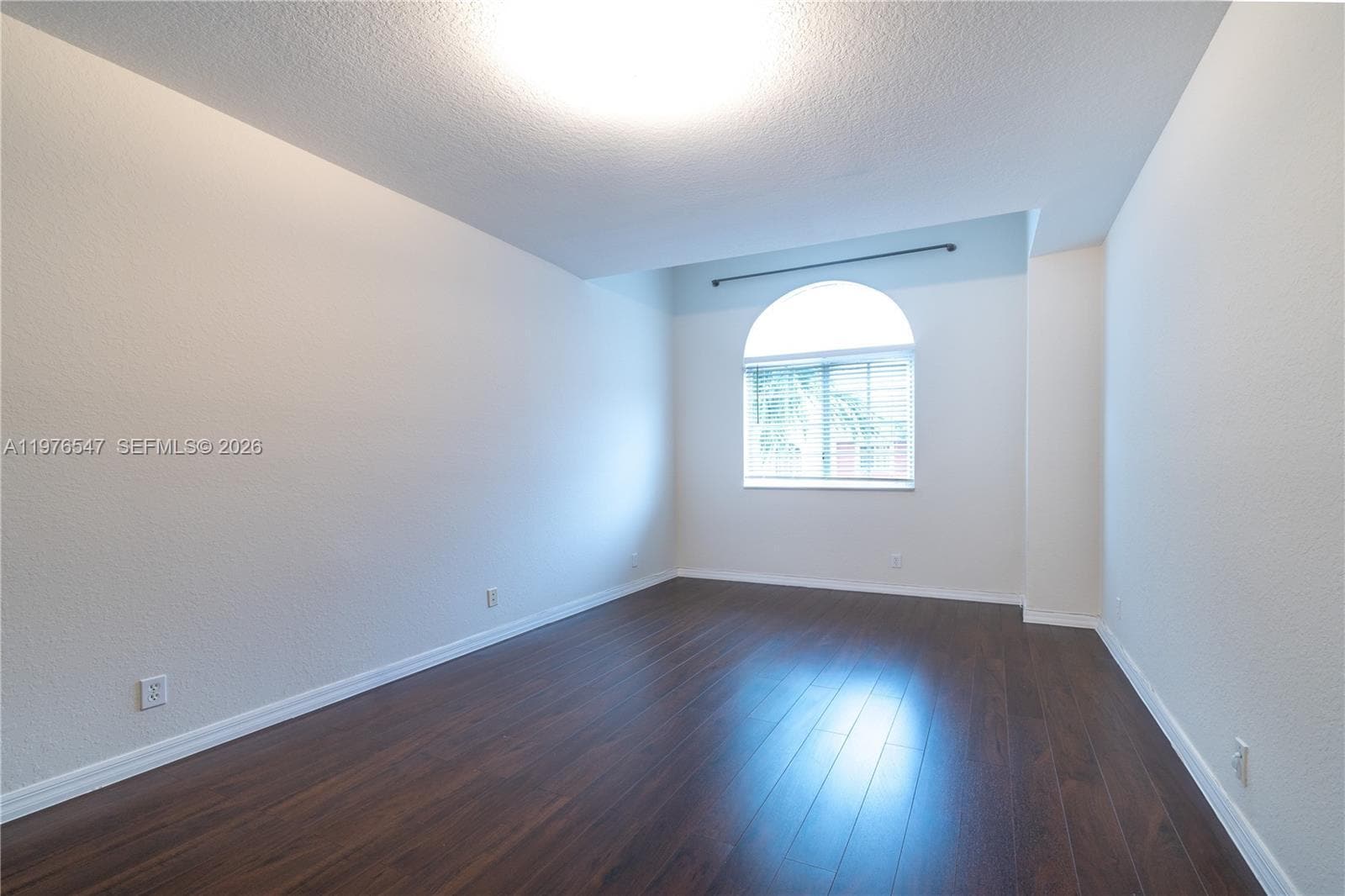 Building Photo - 5327 SW 40th Ave