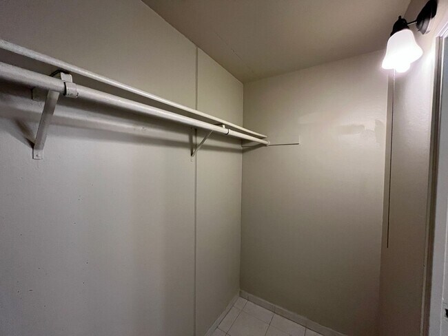 Building Photo - Valleyview Melemanu (Mililani) - 1 bedroom unit with remodeled kitchen and parking