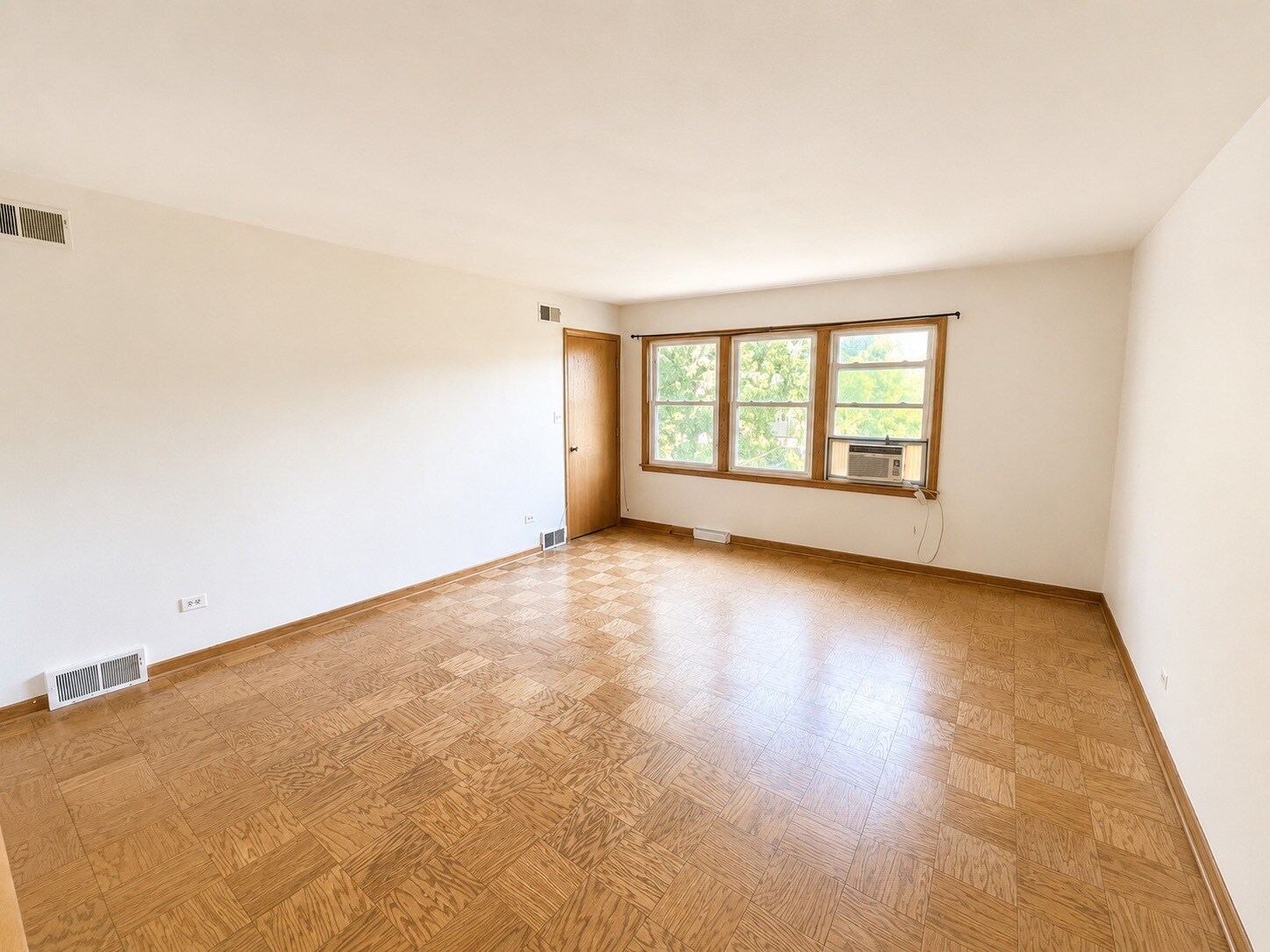 Building Photo - 4913 Prospect Ave