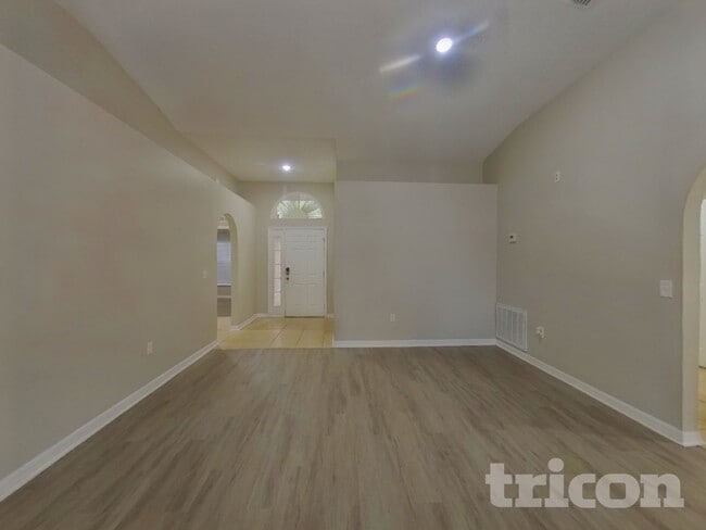 Building Photo - 916 Jayhil Dr