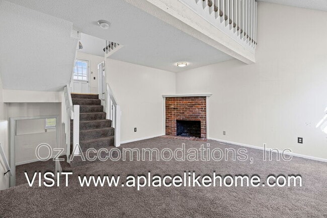 Building Photo - 530 SE Hampton St