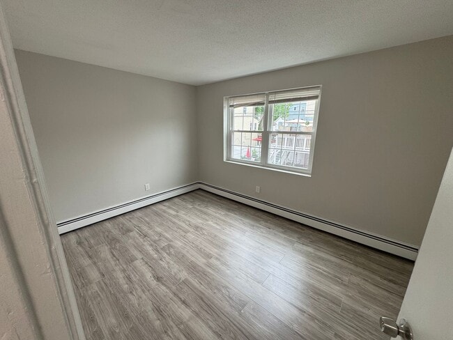 Building Photo - 158-162 Water Street-Unit 6
