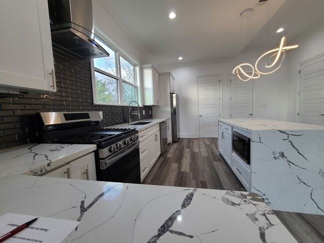 Building Photo - 8501 Prince Dr