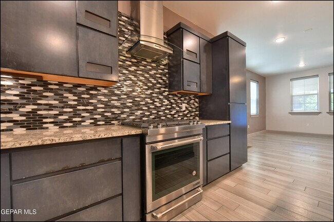 Building Photo - 312 Vin Almoradi Ct