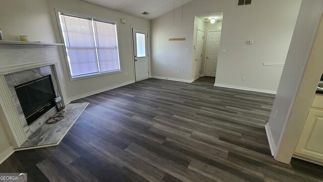 Building Photo - 601 Connors Path