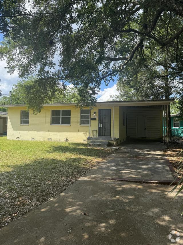 Building Photo - 3 bedroom in Jacksonville FL 32209