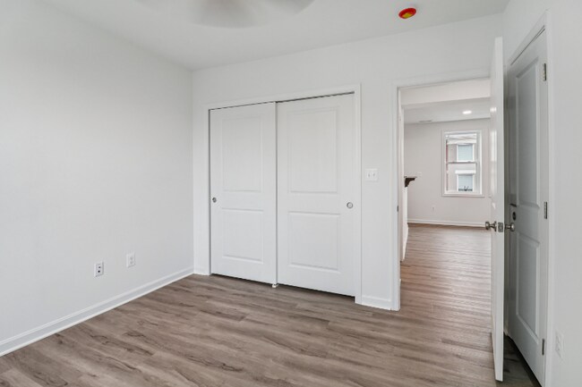 Building Photo - 303 Seaton Pl NE