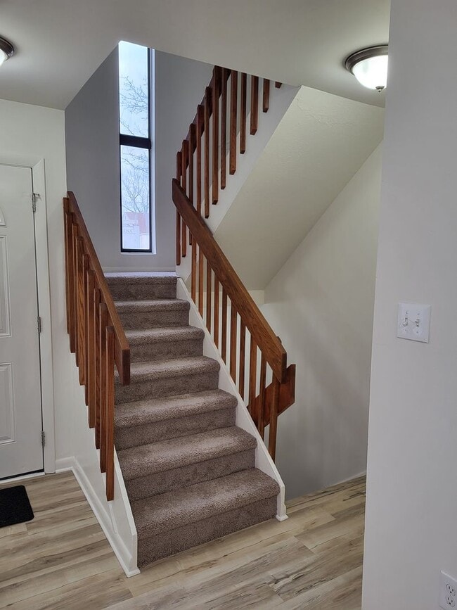 Building Photo - RENOVATED 3 Bedroom Community Treasure!