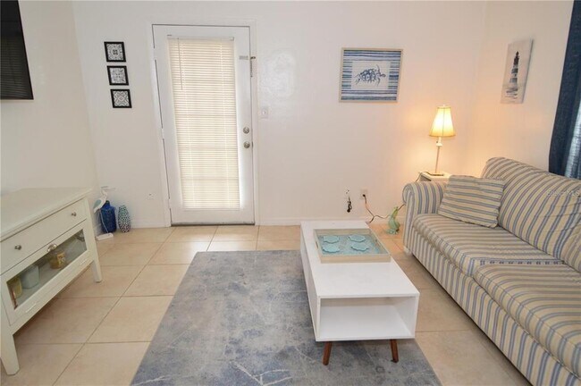 Building Photo - 8625 Mallard Reserve Dr