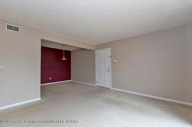 Building Photo - 322 Pere Marquette Dr