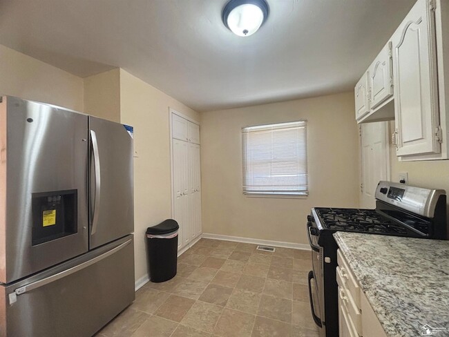 Building Photo - 26138 Yale St