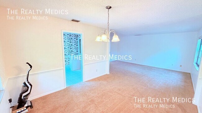 Building Photo - 909 Gazell Trail