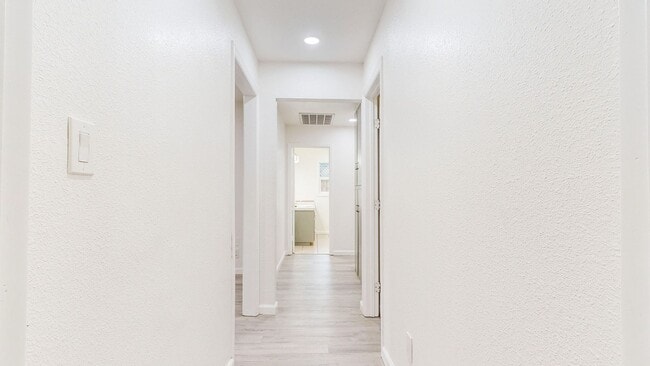 Building Photo - Bright & Clean Single Level FIVE bedroom i...