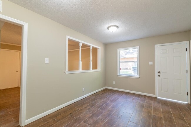 Building Photo - 4468 Tarleton Dr