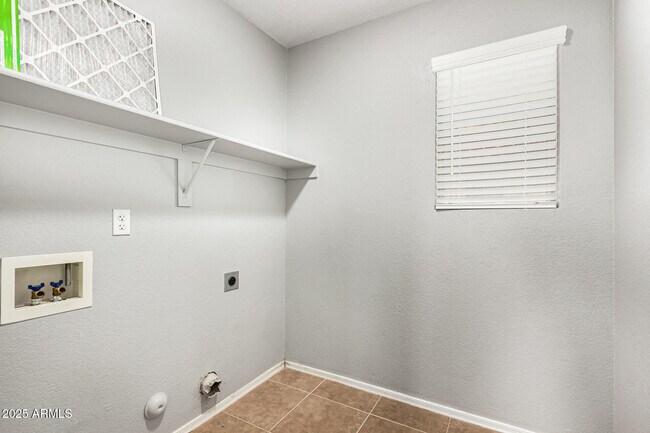 Building Photo - 2874 W Mineral Butte Dr