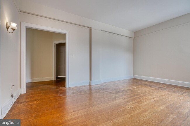 Building Photo - 101 W 39th St