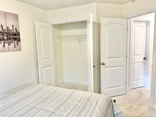 Building Photo - 216 Oakchest Ct
