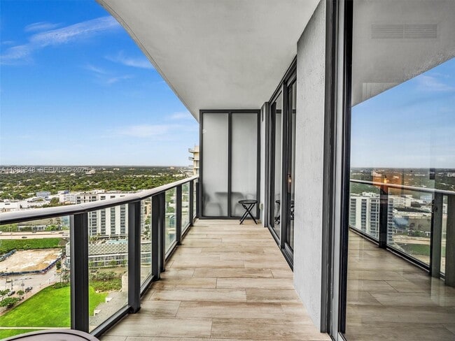 Building Photo - 121 NE 34th St