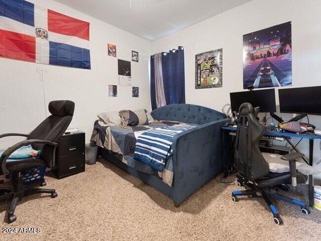 Building Photo - 30990 W Mulberry Dr