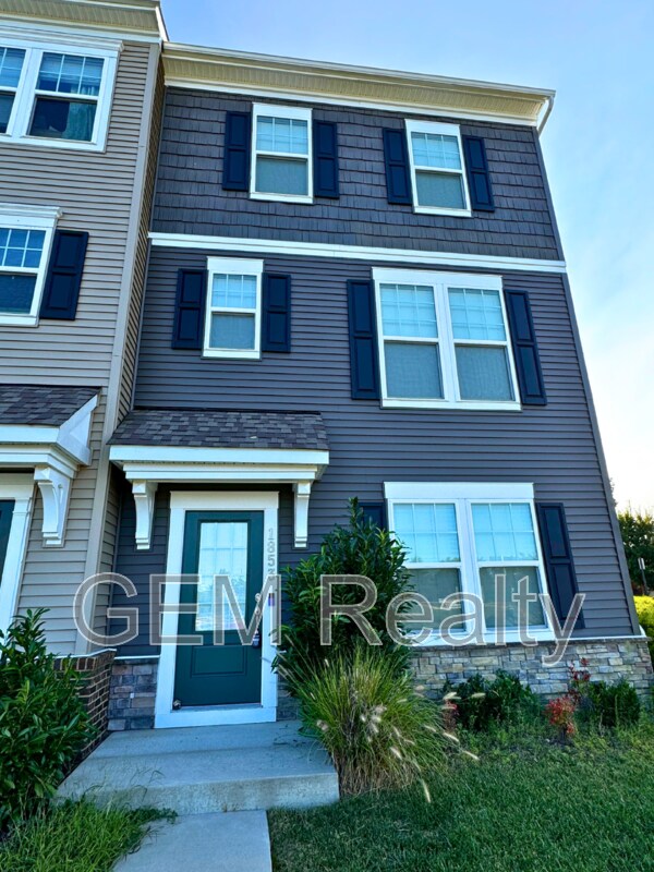 Building Photo - 1853 Sag Harbor Ln