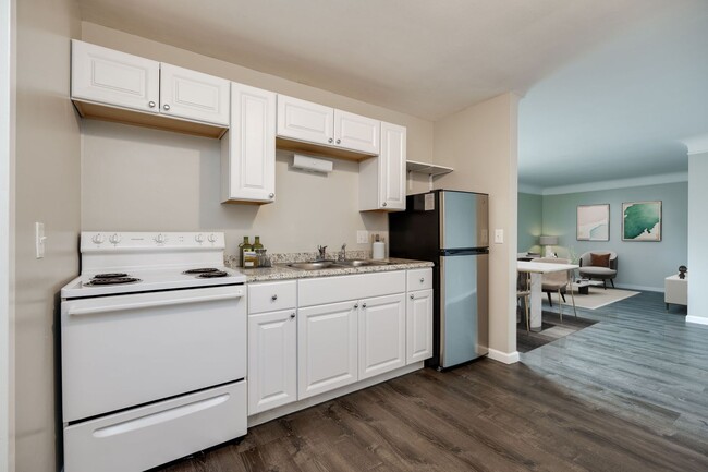 Building Photo - Pearl Street Apartments - Newly Remodeled ...