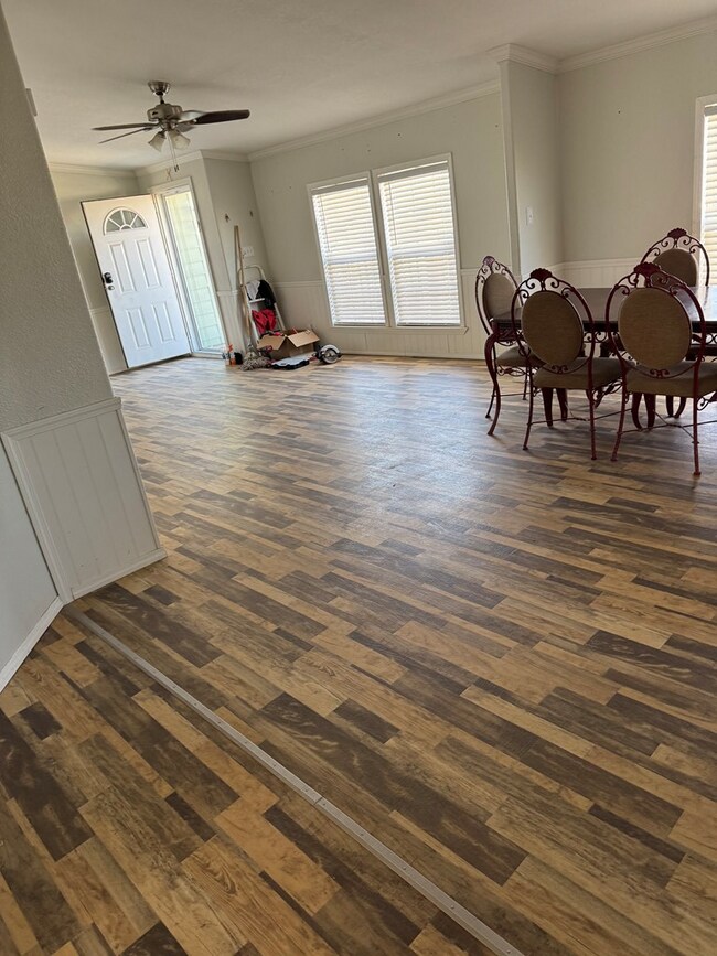 Building Photo - 14141 W Ruidoso Dr