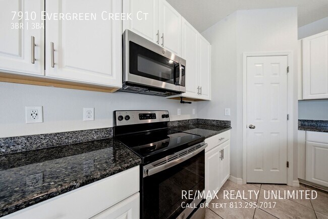 Building Photo - 7910 Evergreen Creek Ct