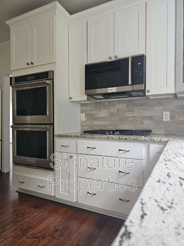 Building Photo - 5600 Barnsley Pl