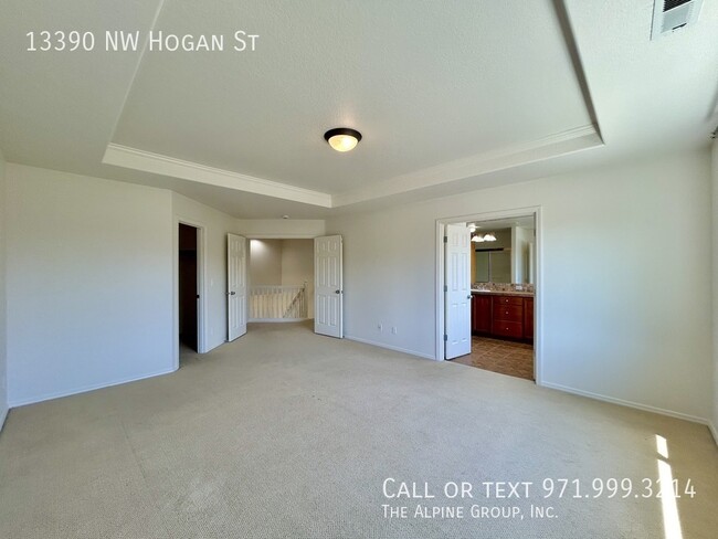 Building Photo - 13390 NW Hogan St