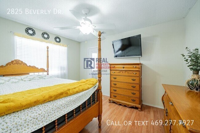 Building Photo - 2825 Beverly Dr