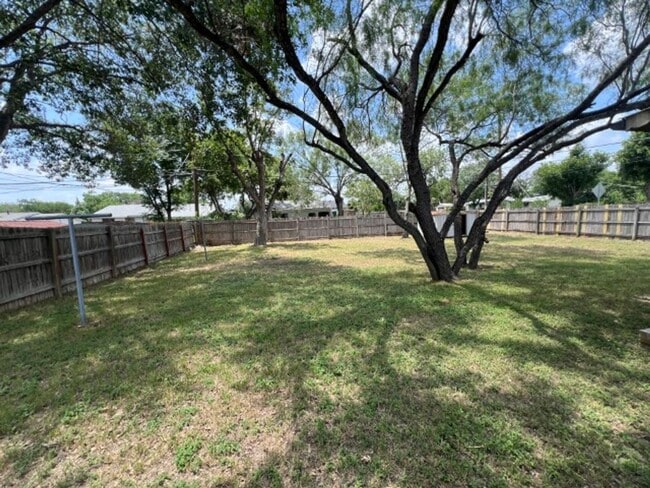 Building Photo - 3/2/1 Home for Rent- Lackland Area