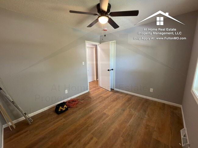 Building Photo - 607 Crestwood Dr