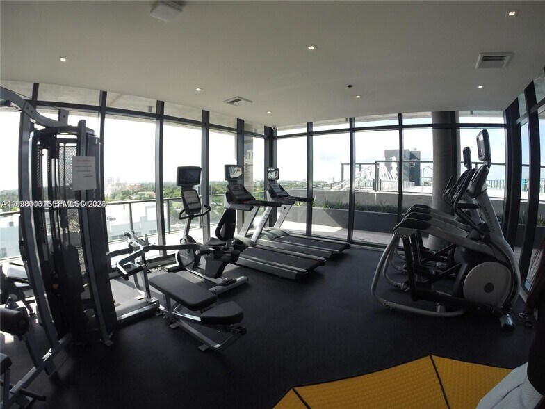 Building Photo - 201 SW 17th Rd