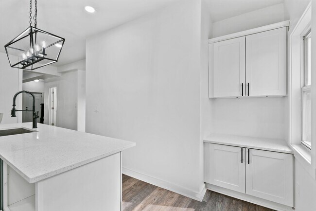 Building Photo - 721 Boggs Ave