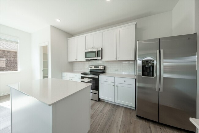 Building Photo - 340 Wentworth Dr
