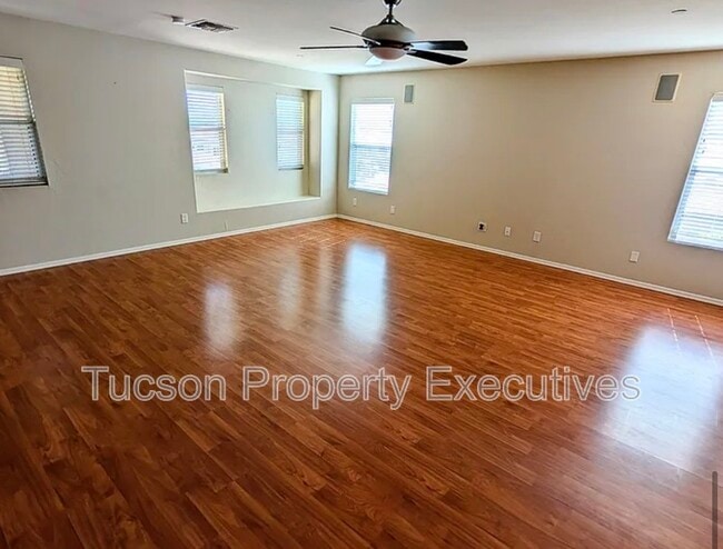 Building Photo - 3638 E Canter Rd