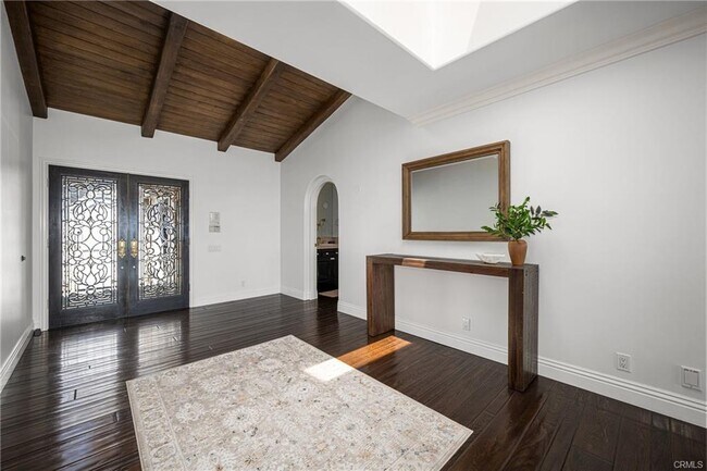 Building Photo - 1541 Dolphin Terrace