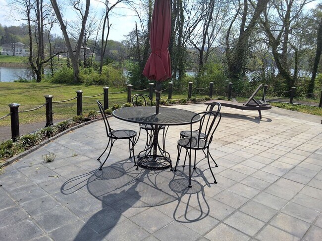 Building Photo - Knoxville 37914 - FULLY FURNISHED! 3 bedroom, 2 bath home - SHORT TERM LEASE AVAILABLE - Contact ...