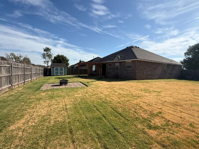 Building Photo - Yukon address Mustang Schools
