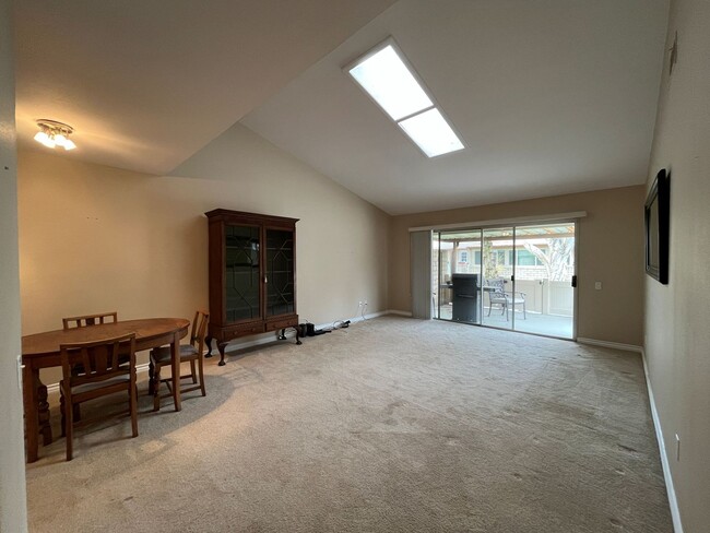 Building Photo - Senior community w/pool, spa, pickle ball ...