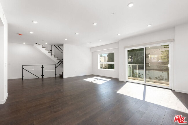 Building Photo - 849 N Alta Vista Blvd