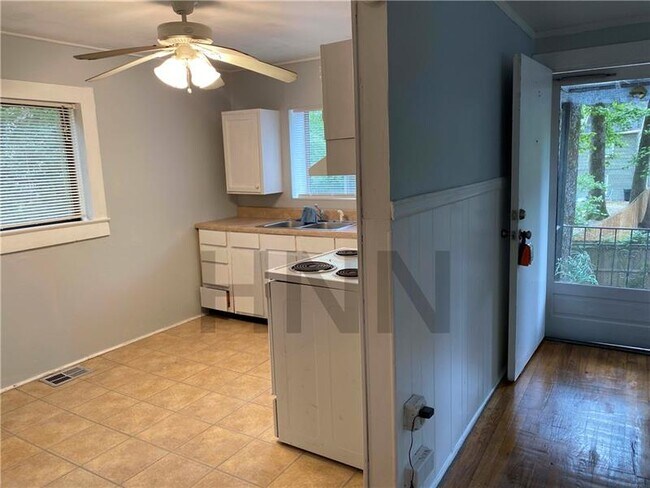Building Photo - 117 Shadowmoor Dr